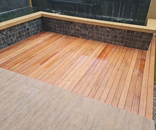 BALAU DECKING